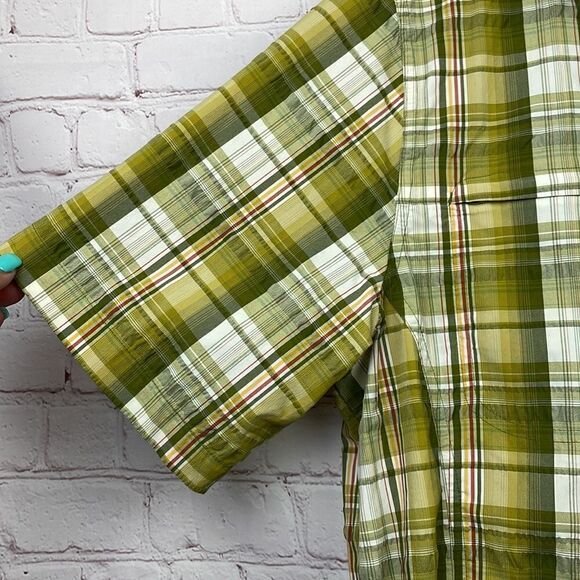 Woolrich. Men's short sleeve button down plaid outdoor/fishing shirt. L - Picture 4 of 8